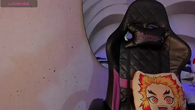 Snapshot of IamNayuta chatting on 09.17.25 IamNayuta online show from 09.17.25