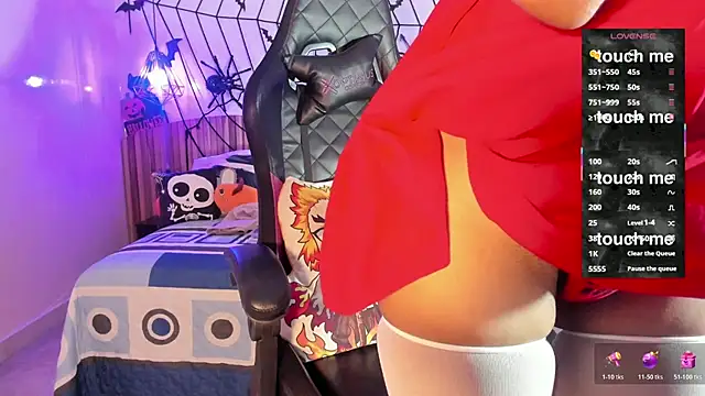 Snapshot of IamNayuta chatting on 10.20.25 IamNayuta online show from 10.20.25