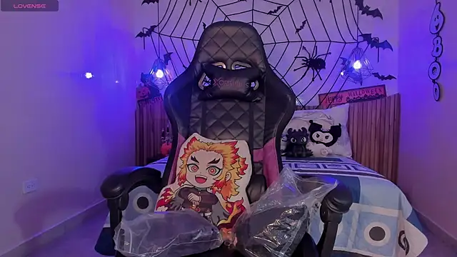 Snapshot of IamNayuta chatting on 10.26.25 IamNayuta online show from 10.26.25