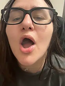 JuicyBeRrys online show from 01.01.25