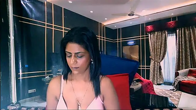 Snapshot of EroticSexyStripper chatting on 02.10.25 EroticSexyStripper online show from 02.10.25