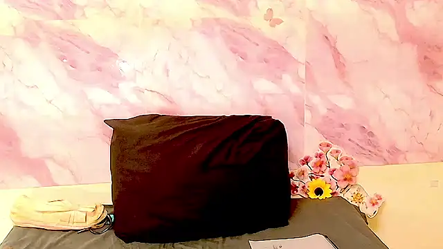 EroticSexyStripper online show from 02.18.26