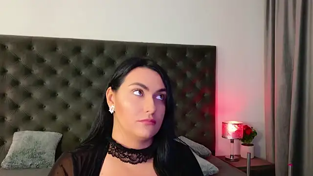 Snapshot of KrisNoir chatting on 10.12.25 KrisNoir online show from 10.12.25