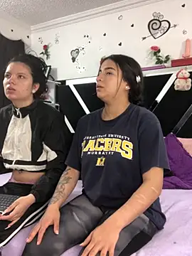 1lovelygirls online show from 10.25.25