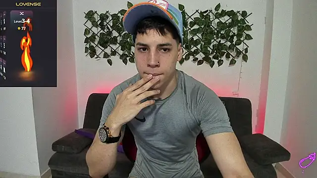 Snapshot of jonathanjoestar_ chatting on 12.11.24 jonathanjoestar online show from 12.11.24