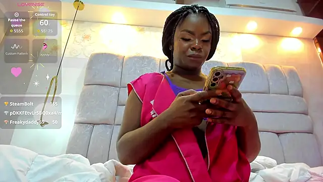 amina west online show from 10.04.25