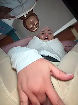 lalilamassu1 online show from 04.18.26