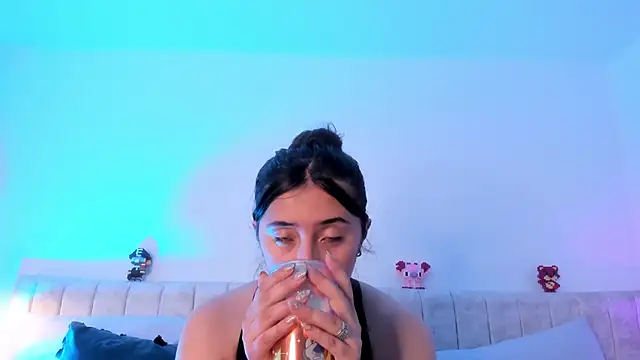 Kathia Morelli online show from 02.20.25