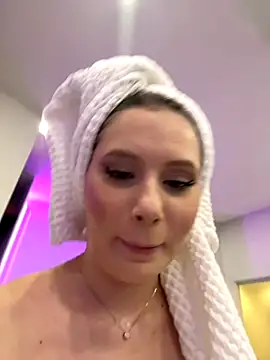 Snapshot of ChloeMarsch chatting on 10.01.25 ChloeMarsch online show from 10.01.25