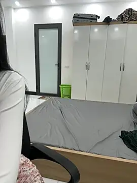 Louis Baby online show from 11.03.25