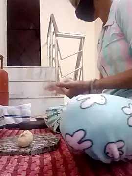 Snapshot of Payal-Love143 chatting on 12.05.24 Payal-Love143 online show from 12.05.24