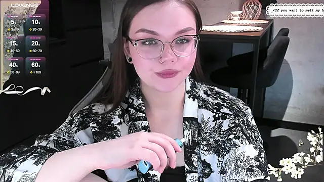 EvaBae online show from 01.24.25