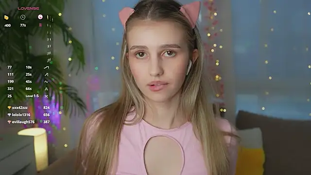 Fluffy-Angel online show from 12.25.24