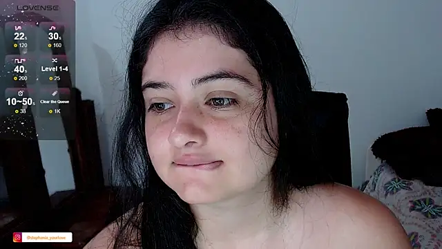 Stephania 18 online show from 12.18.25