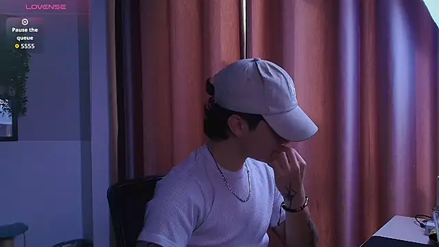 Ares Dickson online show from 10.28.25