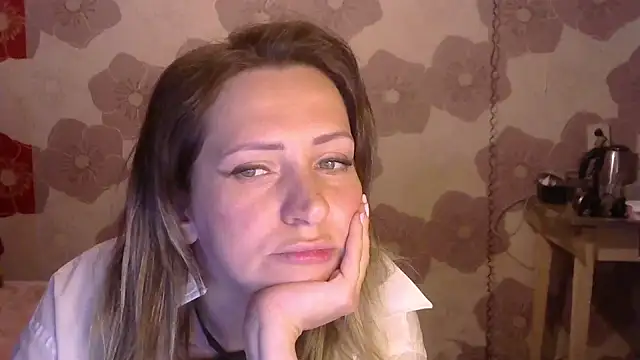 Queen Daenerys online show from 09.29.25