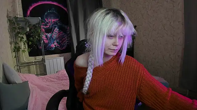 Snapshot of kritolisa chatting on 12.18.24 kritolisa online show from 12.18.24