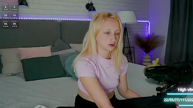 Selena Lily online show from 09.11.25