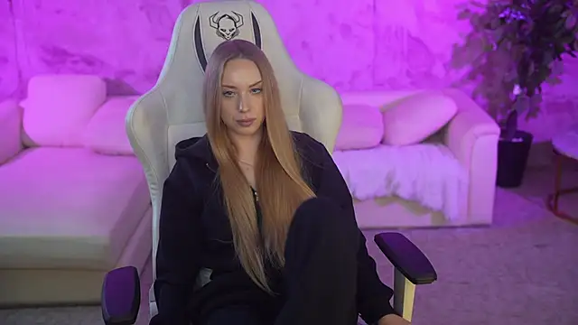 Linda054 online show from 10.08.25