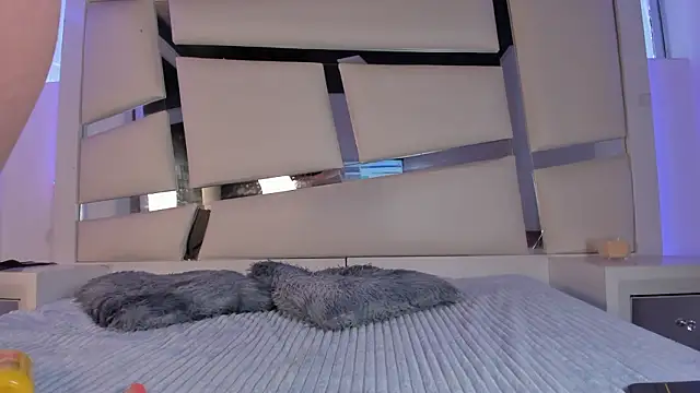 chrystal js online show from 03.09.26