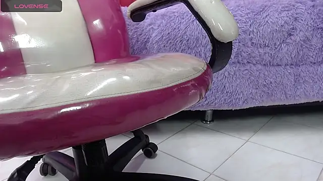 Snapshot of ozuna_sex chatting on 02.24.25 ozuna sex online show from 02.24.25