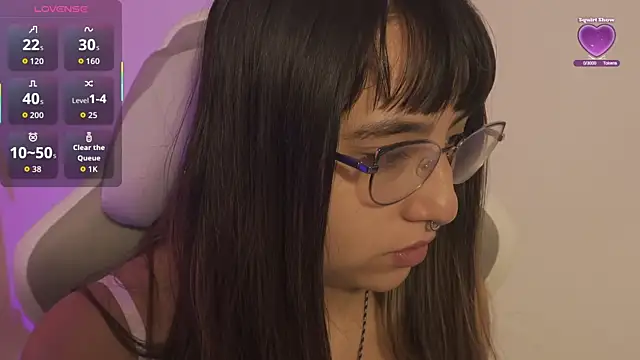 Snapshot of emitaa17228o chatting on 11.04.25 emitaa17228o online show from 11.04.25