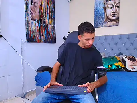 tonny 23cm  online show from 09.08.25