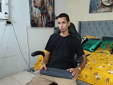 tonny 23cm  online show from 10.15.25