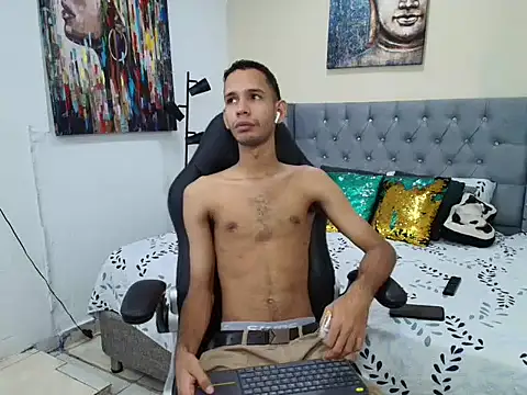 tonny 23cm  online show from 10.23.25