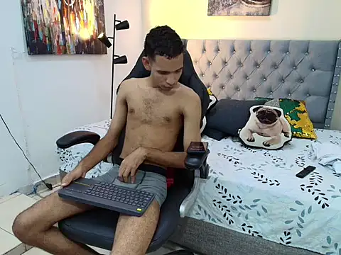 tonny 23cm  online show from 10.26.25