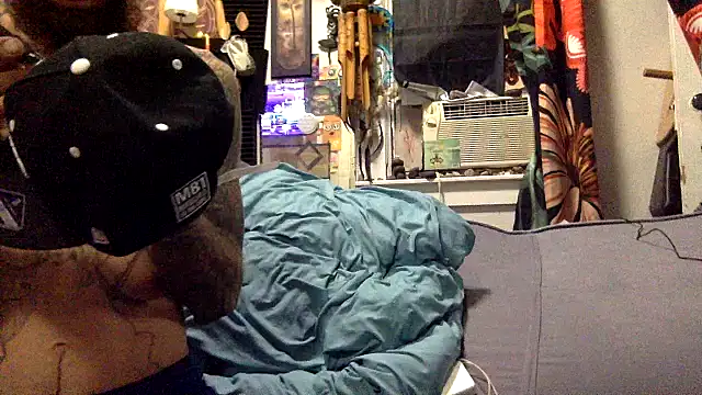 Snapshot of Robriguezxxx chatting on 10.05.25 Robriguezxxx online show from 10.05.25