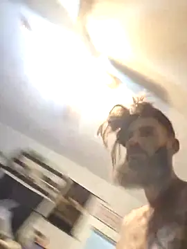 Snapshot of Robriguezxxx chatting on 10.16.25 Robriguezxxx online show from 10.16.25