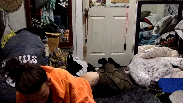 Snapshot of Robriguezxxx chatting on 10.23.25 Robriguezxxx online show from 10.23.25