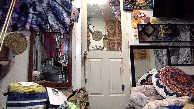 Snapshot of Robriguezxxx chatting on 10.25.25 Robriguezxxx online show from 10.25.25