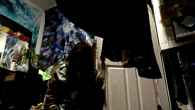 Snapshot of Robriguezxxx chatting on 10.27.25 Robriguezxxx online show from 10.27.25