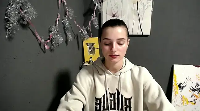 lady olivia  online show from 12.19.24
