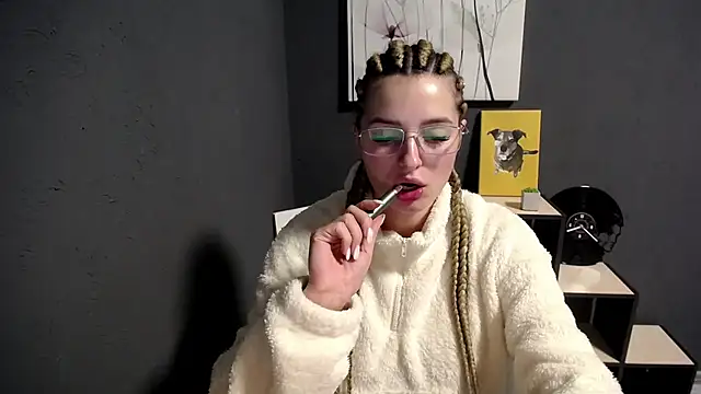 lady olivia  online show from 10.17.25