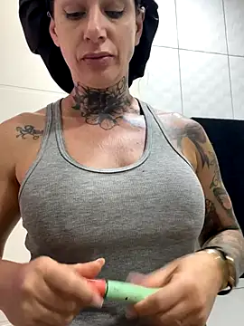 YasmimBrasil online show from 10.26.25