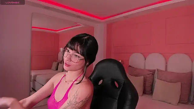 emilly williams  online show from 12.09.24