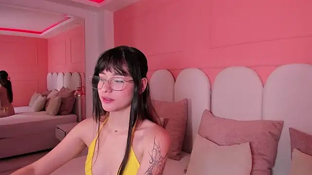 emilly williams  online show from 12.18.24