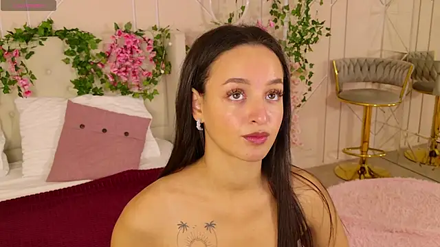 Snapshot of Lolly_Neal chatting on 09.17.25 Lolly Neal online show from 09.17.25