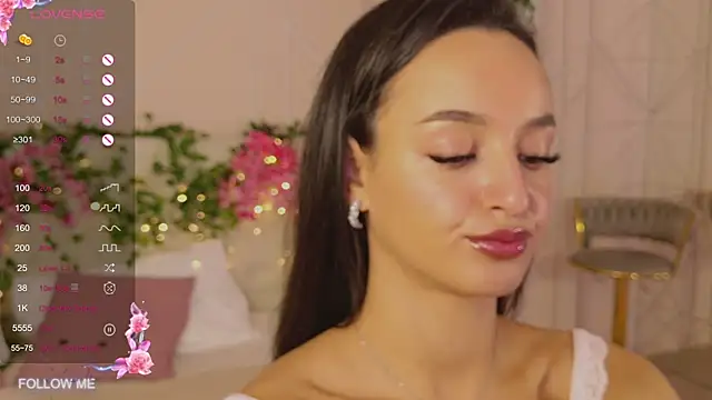 Snapshot of Lolly_Neal chatting on 09.24.25 Lolly Neal online show from 09.24.25