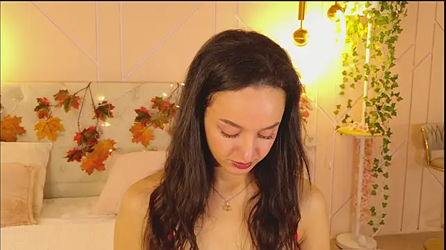 Snapshot of Lolly_Neal chatting on 10.26.25 Lolly Neal online show from 10.26.25