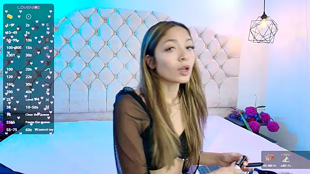 Victoria Adams14 online show from 12.23.24