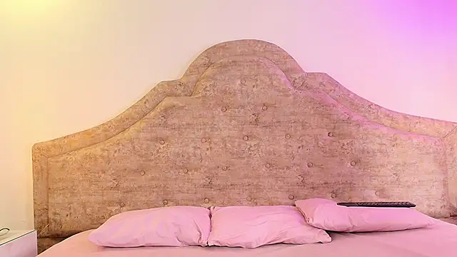 Victoria Adams14 online show from 09.17.25