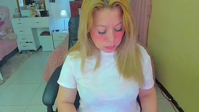 arisha katy1 online show from 11.15.25