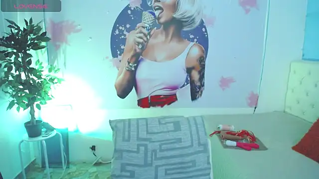 evelyn mature19 online show from 10.12.25