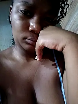 Snapshot of BrownEyed_K chatting on 10.18.25 BrownEyed K online show from 10.18.25