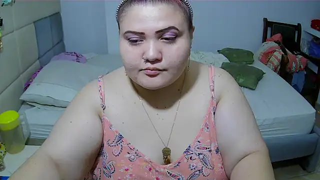 Snapshot of Jones_alexia chatting on 06.04.26 Jones alexia online show from 06.04.26