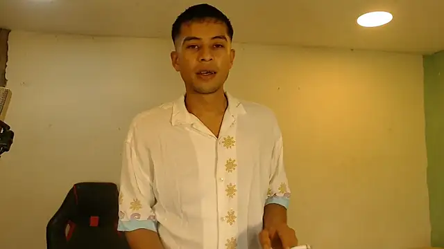 Snapshot of danielitopapuu chatting on 05.08.26 danielitopapuu online show from 05.08.26